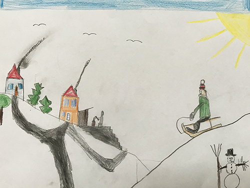 Gemaltes Kinderbild, auf dem ein Kind Schlitten fährt. Im Hintergrund zwei Häuser.