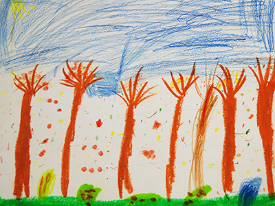 Gemaltes Kinderbild mit Bäumen, die im Herbst ihre Blätter verlieren