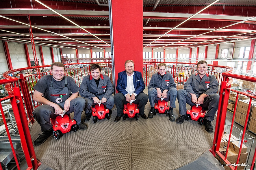 ©Florian Trykowski Mitarbeiter von BIG auf Bobby-Cars
