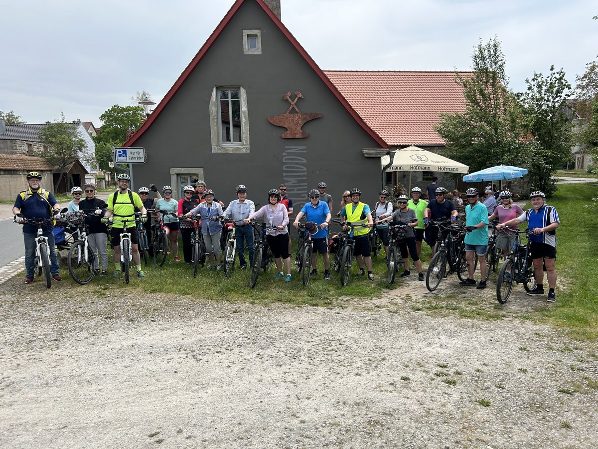 Radlergruppe bei der Schmidd'n in Ottenhofen